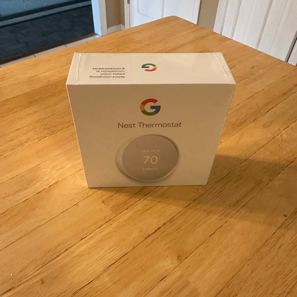 Google Nest Thermostat in Classic White